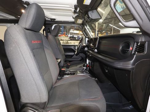 Used 2025 Jeep Wrangler Unlimited Rubicon image 26