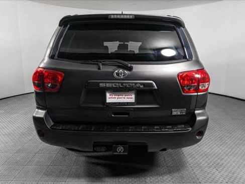 Used 2014 Toyota Sequoia SR5 w/ Premium Package image 7