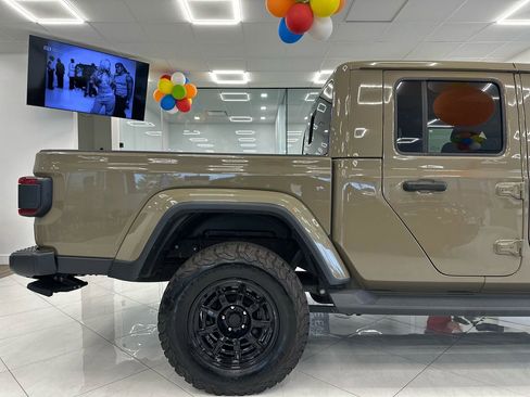 Used 2020 Jeep Gladiator Overland w/ LED Lighting Group image 8