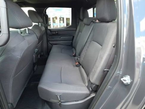 Used 2025 Toyota Tacoma SR5 AWD/4WD image 8