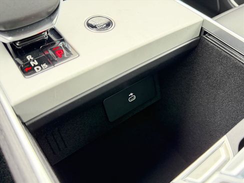 New 2026 Land Rover Range Rover SE image 35