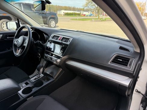 Used 2017 Subaru Outback 2.5i Premium w/ Popular Package #1 AWD/4WD image 24