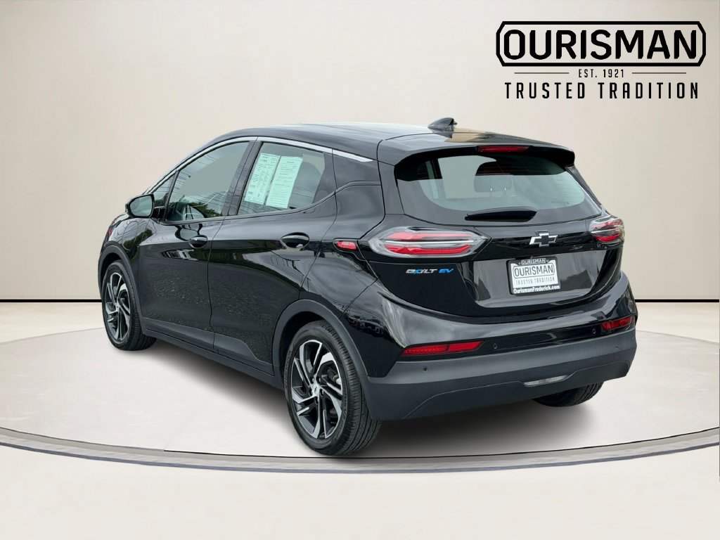 Used 2023 Chevrolet Bolt LT w/ Infotainment Package FWD image 6