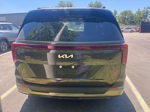 Used 2025 Kia Carnival SX Prestige FWD image 6