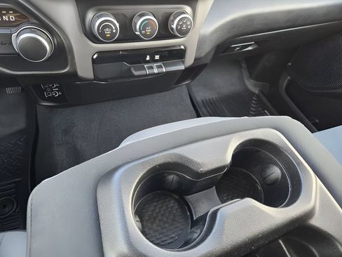Used 2019 RAM 1500 Big Horn RWD image 18