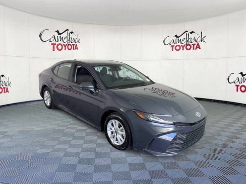 Used 2025 Toyota Camry LE FWD image 5