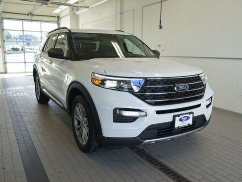 Certified 2023 Ford Explorer XLT w/ Equipment Group 202A AWD/4WD image 15