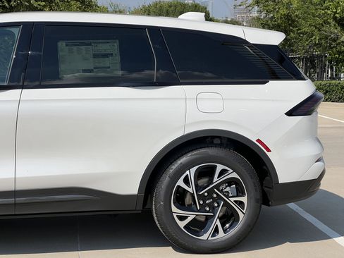 New 2025 Lincoln Nautilus Premier w/ Equipment Group 102A image 6