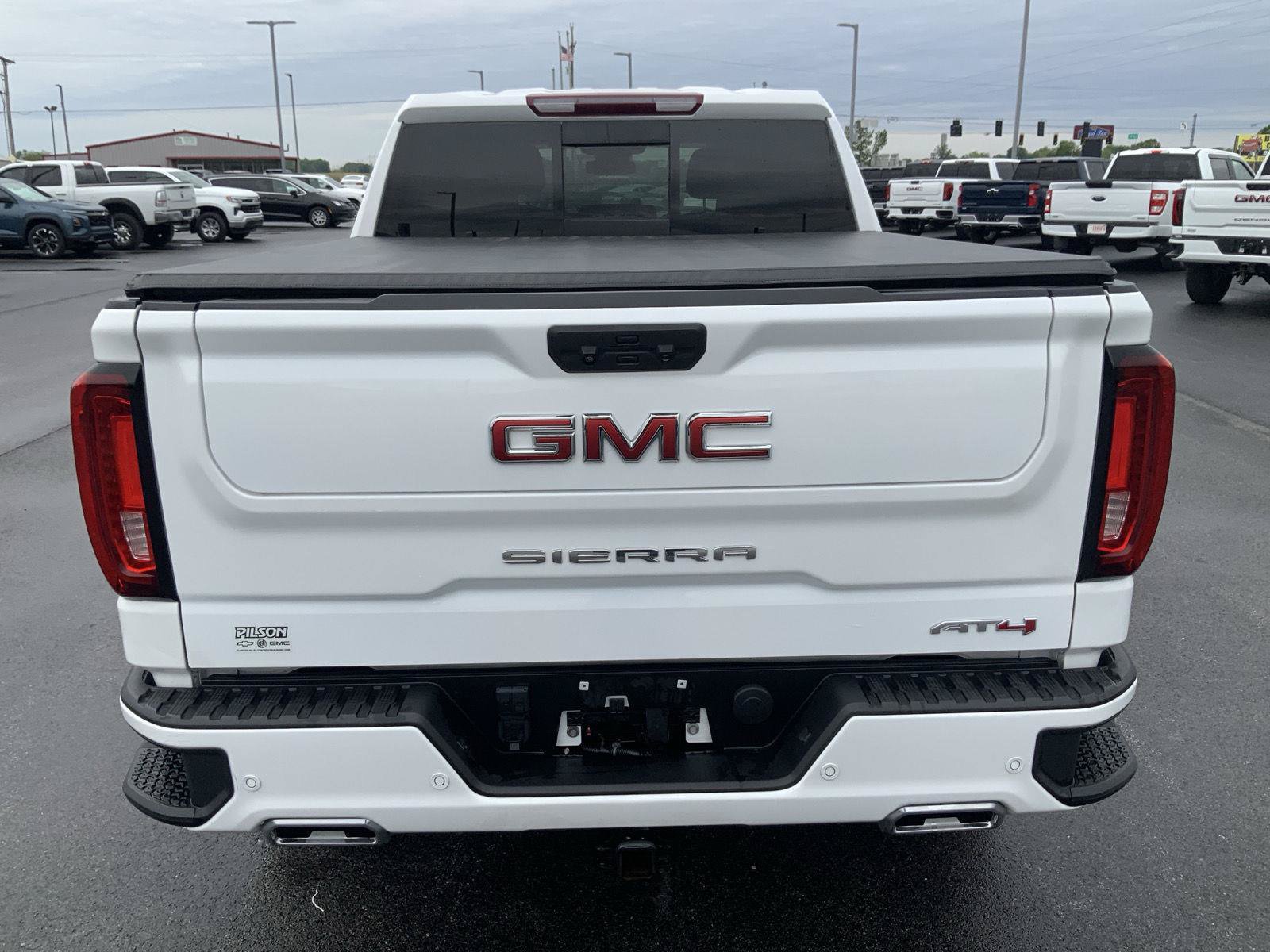 Used 2023 GMC Sierra 1500 AT4 w/ AT4 Premium Package AWD/4WD image 9
