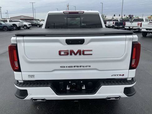 Used 2023 GMC Sierra 1500 AT4 w/ AT4 Premium Package AWD/4WD image 9