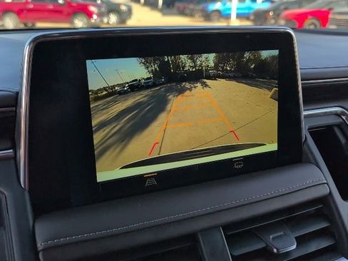 Used 2024 Chevrolet Suburban LT image 24