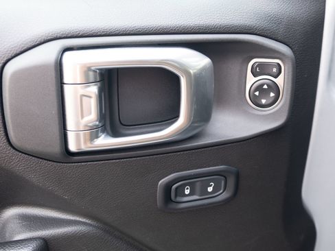 Used 2024 Jeep Wrangler Sport AWD/4WD image 11