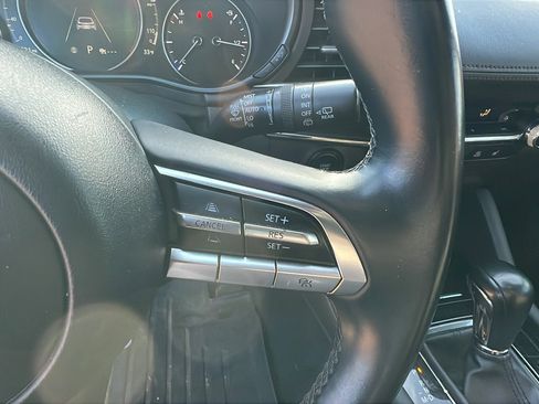 Used 2019 MAZDA MAZDA3 Hatchback w/ Preferred Package image 26