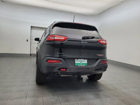 Used 2018 Jeep Cherokee Trailhawk image 6