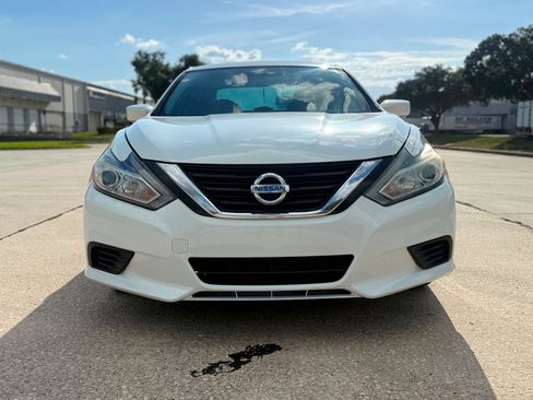 Used 2017 Nissan Altima 2.5 S w/ Power Driver Seat Package FWD image 7