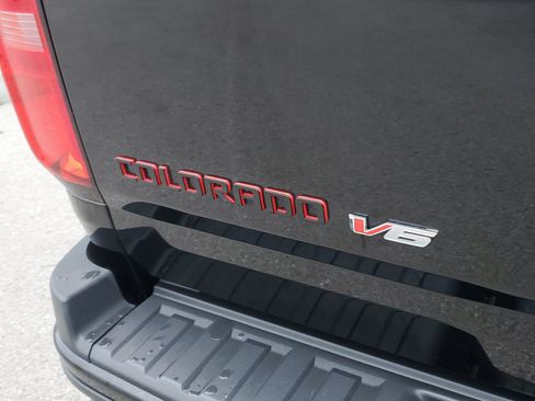 Used 2018 Chevrolet Colorado LT w/ Redline Special Edition AWD/4WD image 7