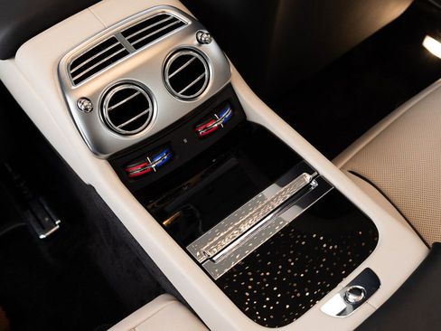 Certified 2019 Rolls-Royce Wraith RWD image 22