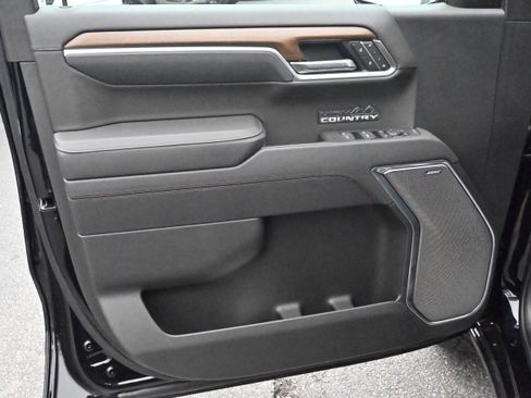 Used 2025 Chevrolet Silverado 1500 High Country w/ Technology Package image 31