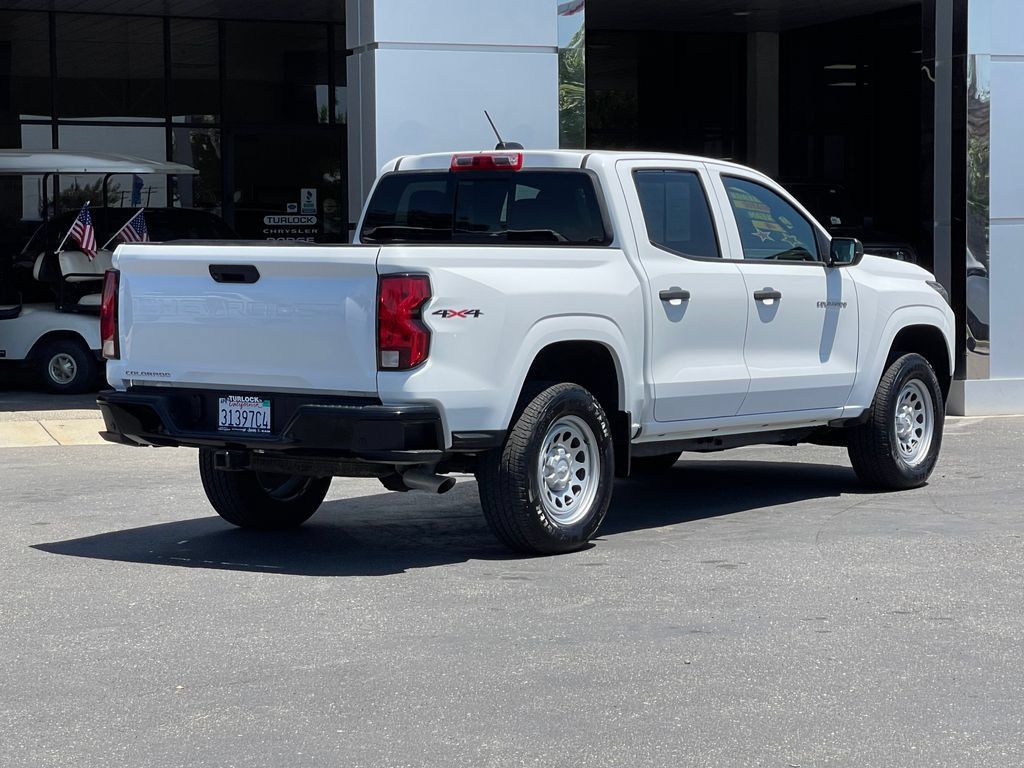 Used 2025 Chevrolet Colorado W/T AWD/4WD image 6