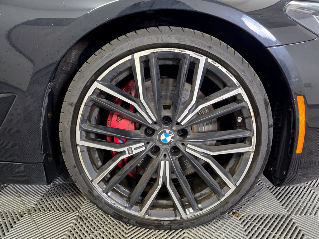 Used 2023 BMW M550i xDrive w/ Executive Package AWD/4WD image 2