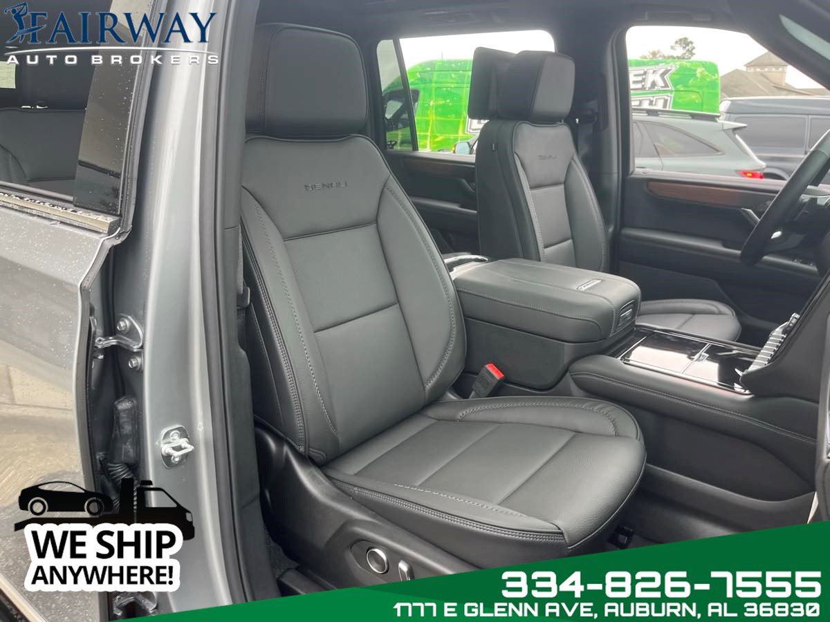 Used 2025 GMC Yukon XL Denali w/ Denali Reserve Package AWD/4WD image 12