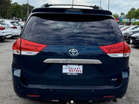 Used 2012 Toyota Sienna XLE FWD image 8