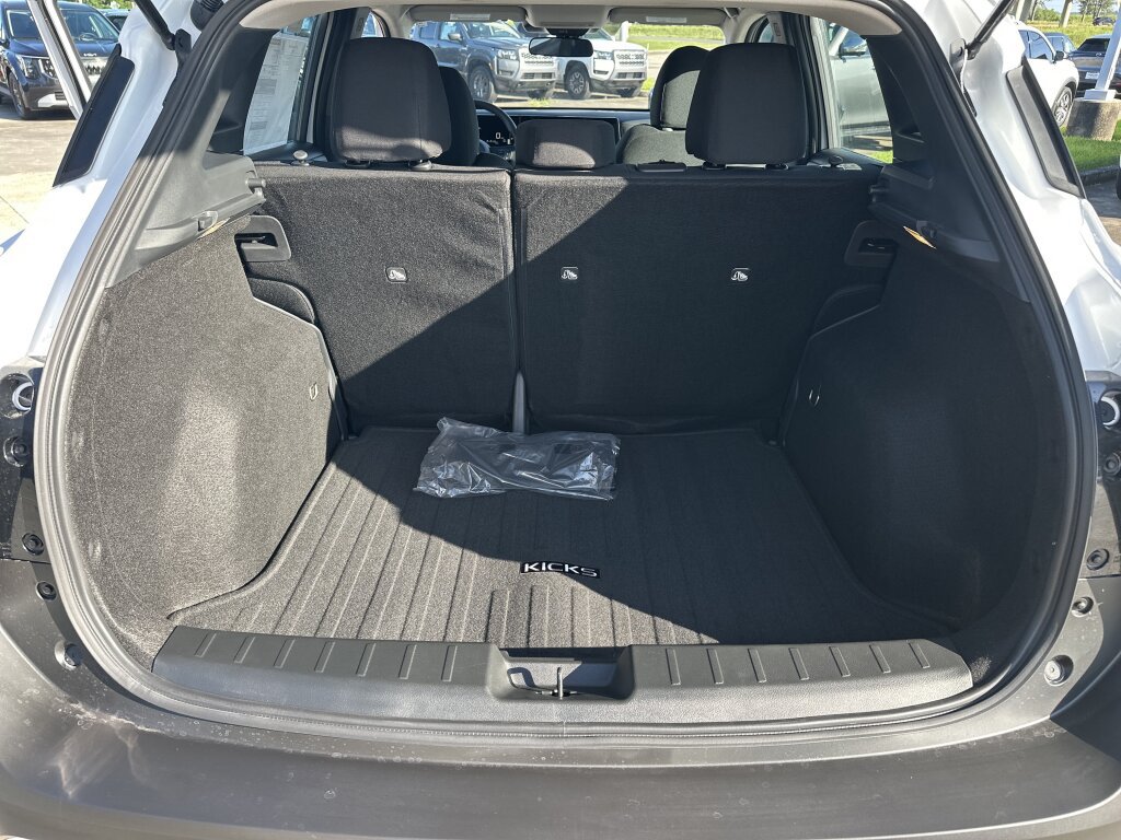 New 2027 Nissan Kicks S FWD image 18