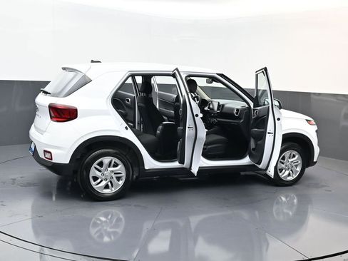 Certified 2026 Hyundai Venue SE FWD image 28