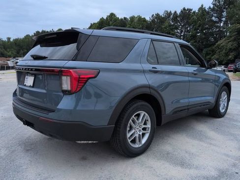 New 2026 Ford Explorer Active RWD image 4