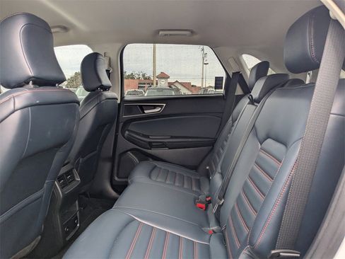 Used 2024 Ford Edge SEL w/ Sport Appearance Package image 14