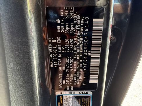 Certified 2024 Kia Telluride EX w/ EX Captain's Chair Package FWD image 34