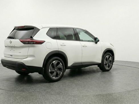 Used 2025 Nissan Rogue SV AWD/4WD image 9