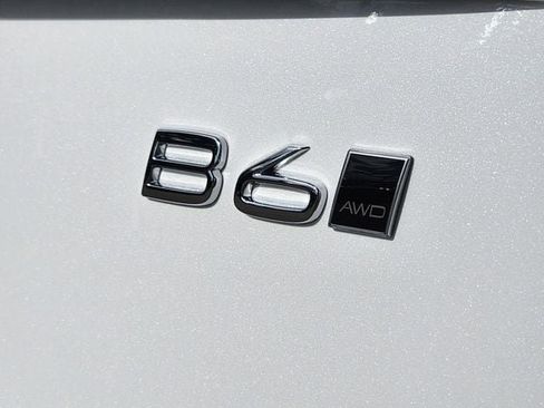 New 2026 Volvo XC90 B6 Plus w/ Protection Package Premier image 17