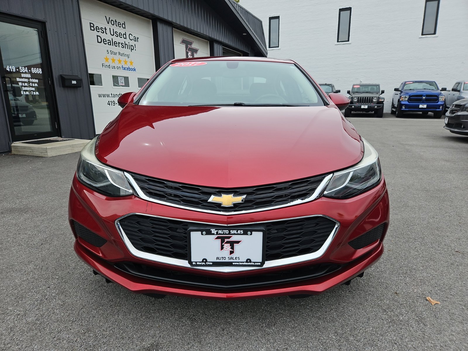 Used 2017 Chevrolet Cruze LT w/ Convenience Package FWD image 9