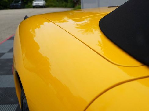 Used 2000 Chevrolet Corvette Convertible w/ Memory Pkg RWD image 32