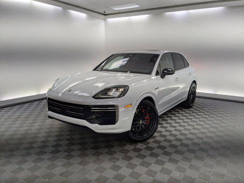 New 2026 Porsche Cayenne Turbo image 1