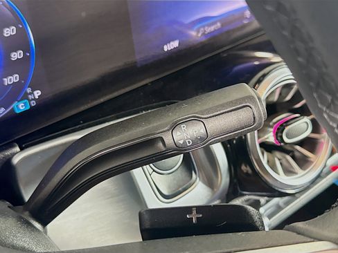 Used 2024 Mercedes-Benz EQB 300 4MATIC image 20