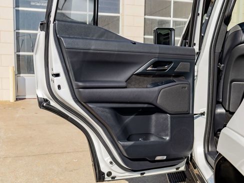 Used 2024 Lexus GX 550 image 39