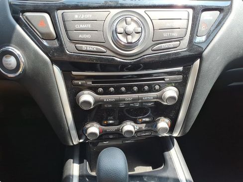 Used 2020 Nissan Pathfinder S FWD image 22