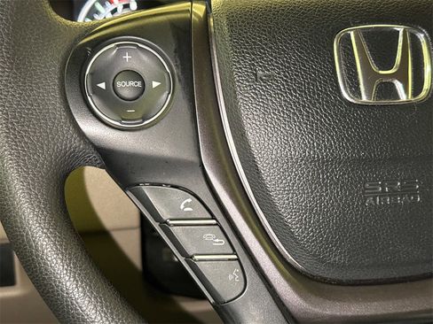 Used 2016 Honda Pilot LX image 29