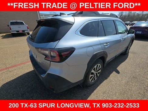 Used 2025 Subaru Outback Premium image 8