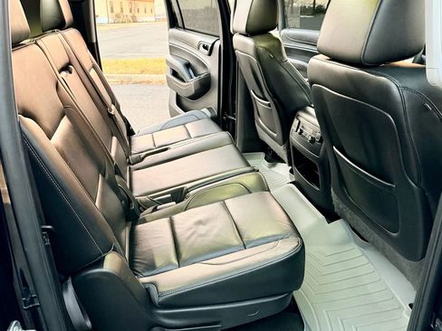 Used 2015 Chevrolet Suburban LT image 14