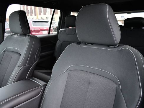 New 2026 Jeep Grand Cherokee L 4WD image 12