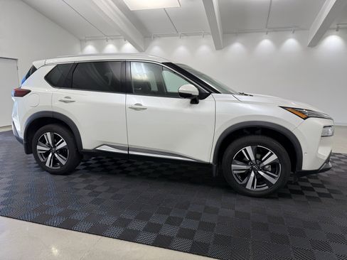 Used 2022 Nissan Rogue SL w/ SL Premium Package image 1