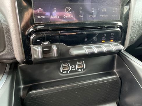 Used 2022 RAM 2500 Laramie w/ Night Edition image 34