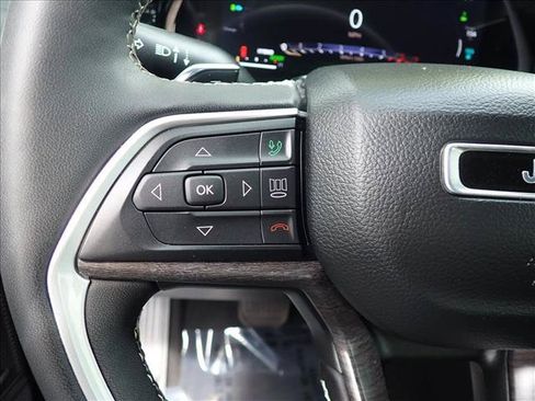 Used 2023 Jeep Grand Cherokee 4WD 4xe image 17