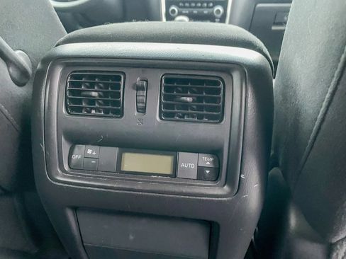 Used 2014 Nissan Pathfinder S FWD image 33