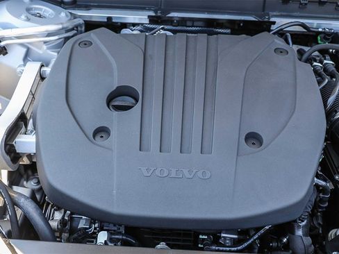 New 2025 Volvo XC60 B5 Ultra w/ Protection Package Premier image 12