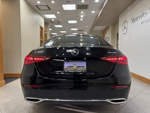 Used 2025 Mercedes-Benz C 300 4MATIC Sedan image 4