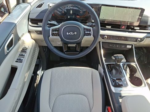 New 2026 Kia Carnival EX FWD image 11